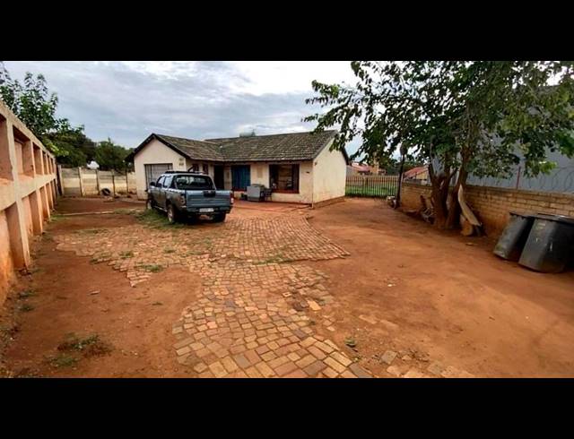3 BEDROOM HOUSE FOR SALE IN LENASIA SOUTH